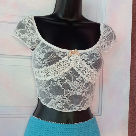 Gorg full lace scoop neck w accent bow crop top! nwot! - Picture 4 of 11